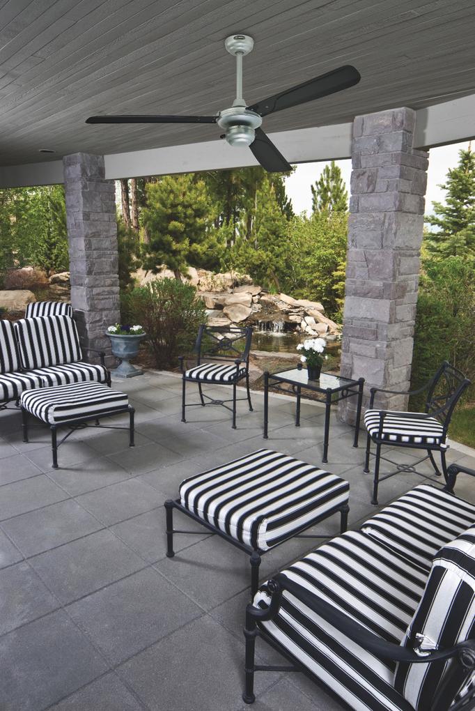 Mountain Gale Ø132 Hopea valmistajalta Westinghouse - Hopeanvärisen viimeistelyn ja mustien ABS-siipien ansiosta tuuletin on riittävän vahva kestämään; sää ja tuuli antaen samalla modernin ilmeen.