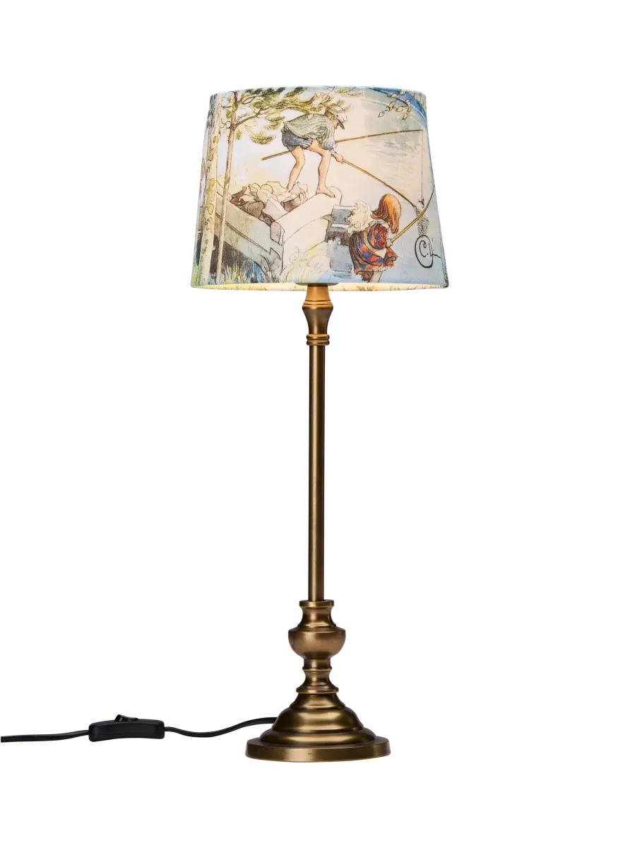 Andrea 53cm Beige pöytävalaisin valmistajalta PR Home - Muoto on hieman esillä ja siinä on E27-kanta.
