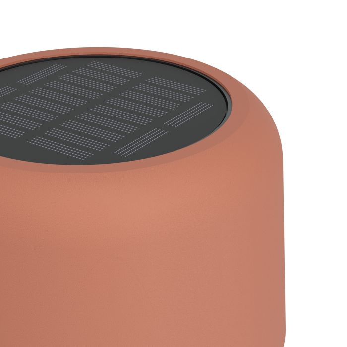 Roccanova 120cm PUNAINEN aurinkokennolamppu valmistajalta Eglo - Lamppu on helppo ladata aurinkopaneelin tai mukana tulevan USB-kaapelin kautta, ja siinä on kosketushimmennin, jossa on kolme kirkkaustasoa valaistuksen säätämiseksi tarpeen mukaan.