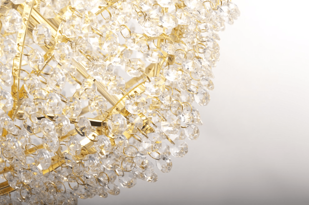 Isabelle Ø40 Kulta kristalli valmistajalta Norrsken Design - Kultainen Isabelle-kristallikruunu on vaikuttava ja hienostunut valaistusratkaisu tyylitietoisille.