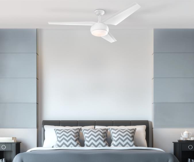 Madeline Ø142 Valkoinen valmistajalta Westinghouse - Lento äänitasolla 47 db; Se on ihanteellinen jopa 36 neliömetrin huoneisiin ja toimii ympäri vuoden käänteisellä toiminnolla, mikä tarkoittaa, että se voi jäähtyä; kesällä ja kierrättää lämmintä ilmaa talvella.