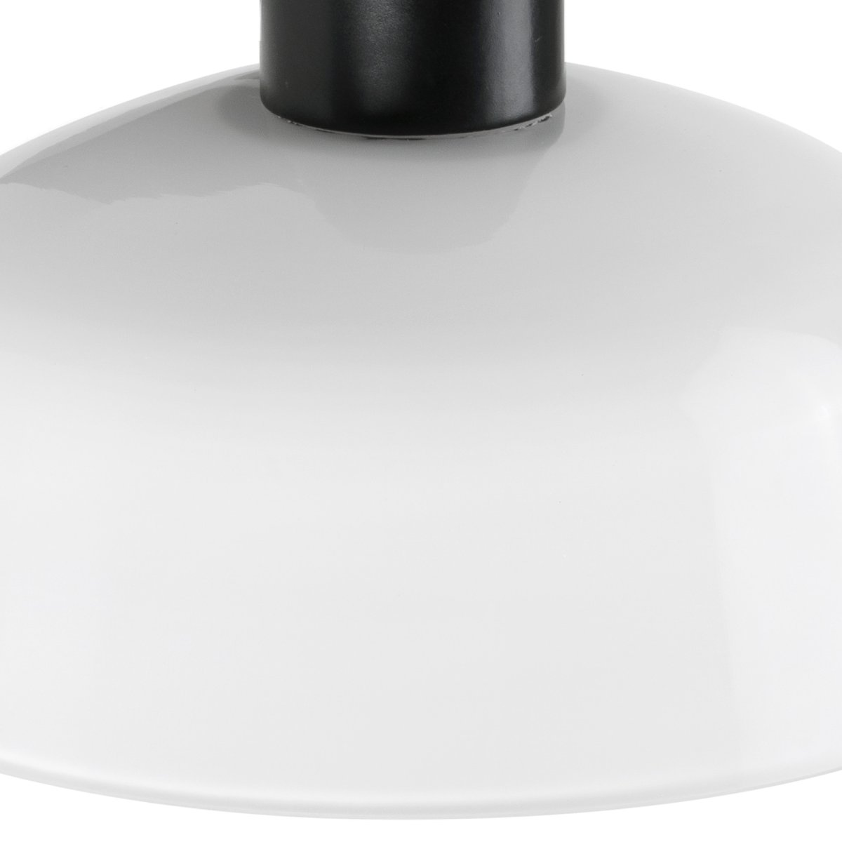 Tatawin Ø25 Valkoinen kattovalaisin valmistajalta Faro Barcelona - Tatawin on kattovalaisin, jossa on musta runko ja valkoinen metallinen varjostin, joka levitt&auml;&auml; suunnattua, tunnelmallista valoa.