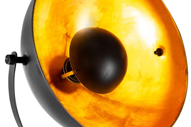 Timo Musta lattiavalaisin valmistajalta Globo Lighting - Timo&nbsp;&auml;r en modern golvlampa med en industriell touch som ger rummet en varm och inbjudande atmosf&auml;r.