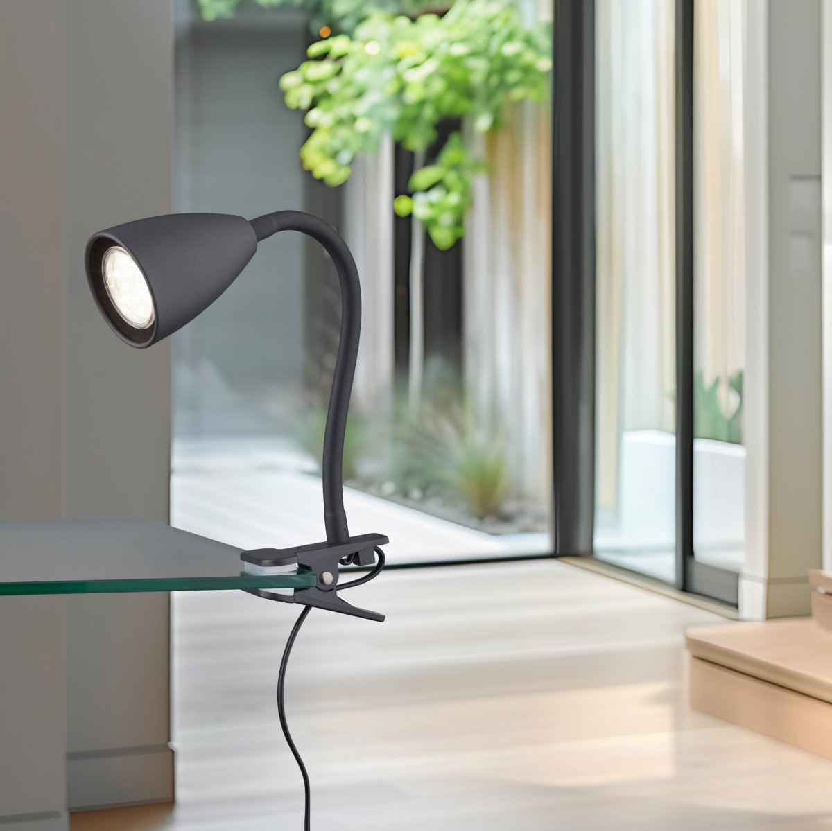 Wanda Musta nipistinvalaisin valmistajalta Trio Lighting - 