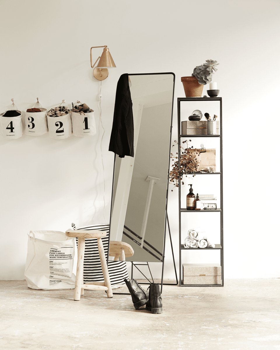 Game 76cm Messinki seinävalaisin valmistajalta House Doctor - House Doctorin peli on eritt&auml;in kaunis sein&auml;valaisin, jossa on upea messinkiviimeistely.