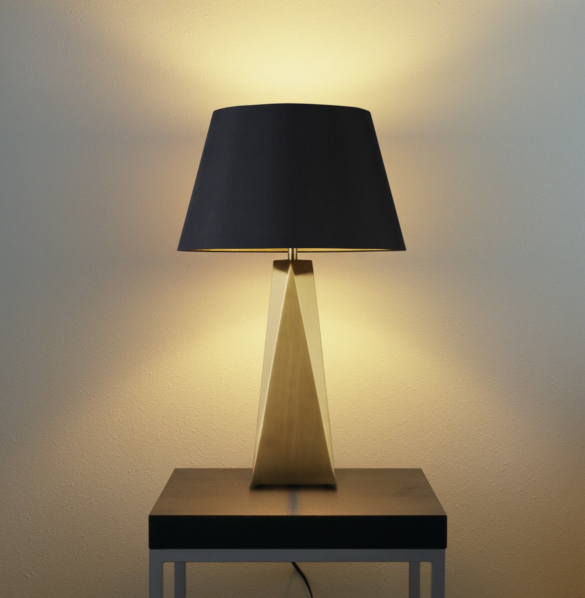 Maldon 58cm Kulta pöytävalaisin valmistajalta Searchlight - 