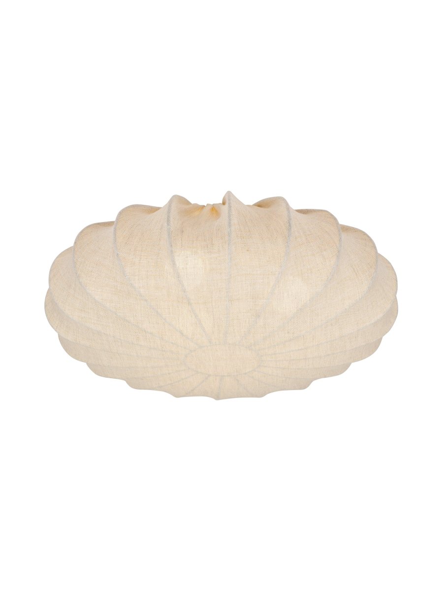 Linne Ø42 Beige plafondi valmistajalta PR Home - Linen on elegantti ja tyylikäs kattovalaisin kauniista pellavakankaasta, joka antaa huoneelle pehmeän ja kodikkaan tunnelman.