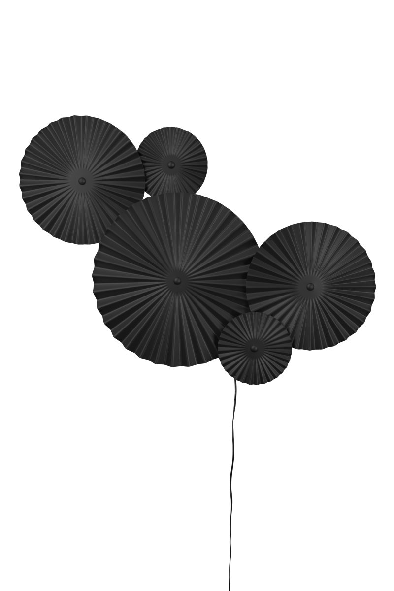 Omega 70cm Musta seinävalaisin valmistajalta Globen Lighting - Omega on kaksiosainen sein&auml;valaisin, jossa on kolme toisiinsa yhdistetty&auml; levy&auml; ja niiden takana oleva valaistus.
