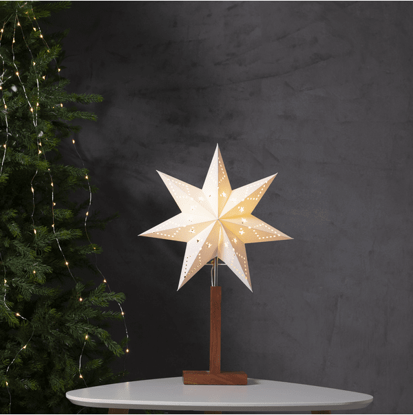 Karo Ø34 Valkoinen valmistajalta Star Trading - T&auml;hti on kauniisti kuvioitu ja n&auml;ytt&auml;&auml; upealta ikkunassa.