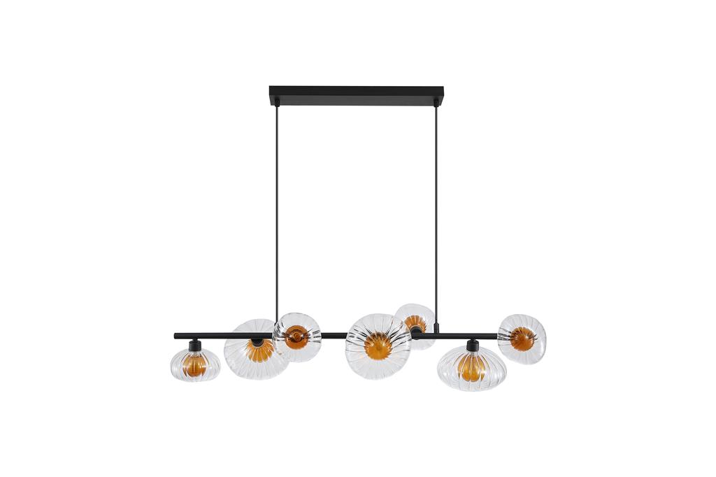 Sunbeam 90cm Läpinäkyvä/musta kattovalaisin valmistajalta Searchlight - Seitsemän uurrettua varjostinta läpinäkyvästä lasista, joissa on lämmin meripihkanvärinen kupu, on sijoitettu mattamustan metallitangon varrelle, luoden ilmeikkään muotoilun, joka yhdistää toiminnallisuuden ja koristeellisen taiteen.