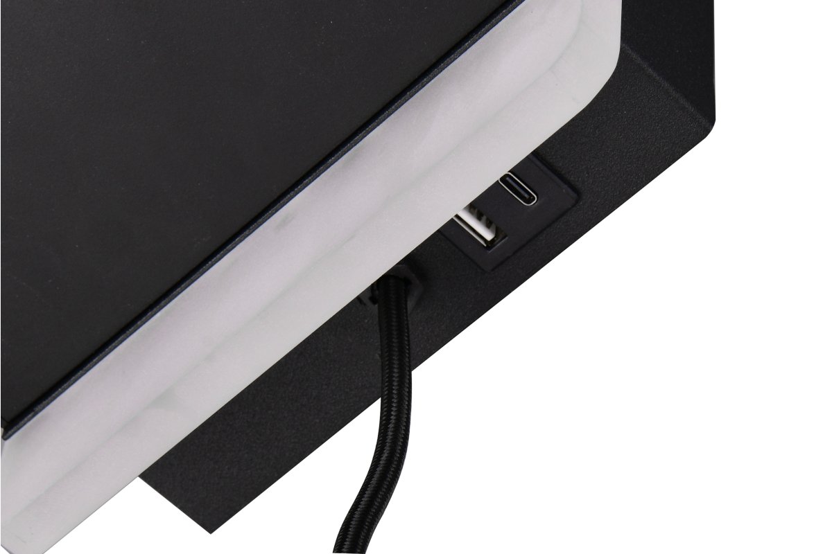 Fairfield 20cm Musta seinävalaisin valmistajalta Trio Lighting - Integroitu induktiivinen latausasema helpottaa yhteensopivien &auml;lypuhelimien lataamista, ja siin&auml; on my&ouml;s USB- ja USB-C-portit.