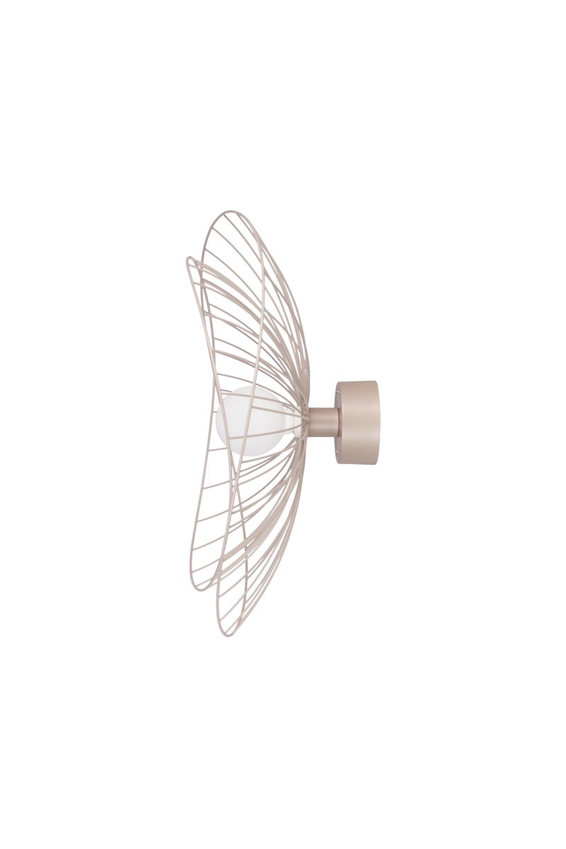 Ray Ø60 Beige seinävalaisin valmistajalta Globen Lighting - Valaisin voidaan asentaa sekä kattoon että seinälle, mikä tekee siitä joustavan käytön.