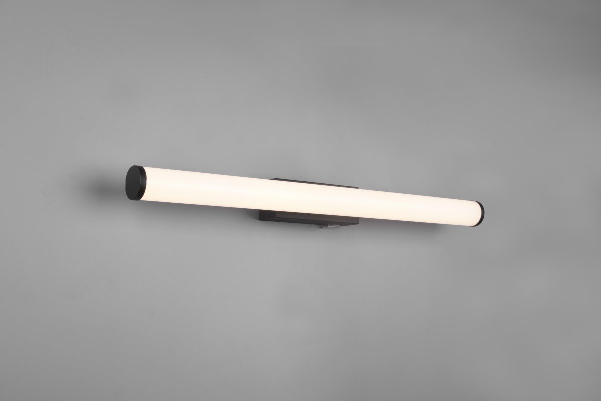 Mattimo 60cm Musta kylpyhuoneen valaisin valmistajalta Trio Lighting - Siinä yhdistyvät mattamustan metallin ja valkoisen muovin harmoninen ilme, ja sitä voidaan ohjata seinäkytkimellä tai integroidulla kytkimellä.