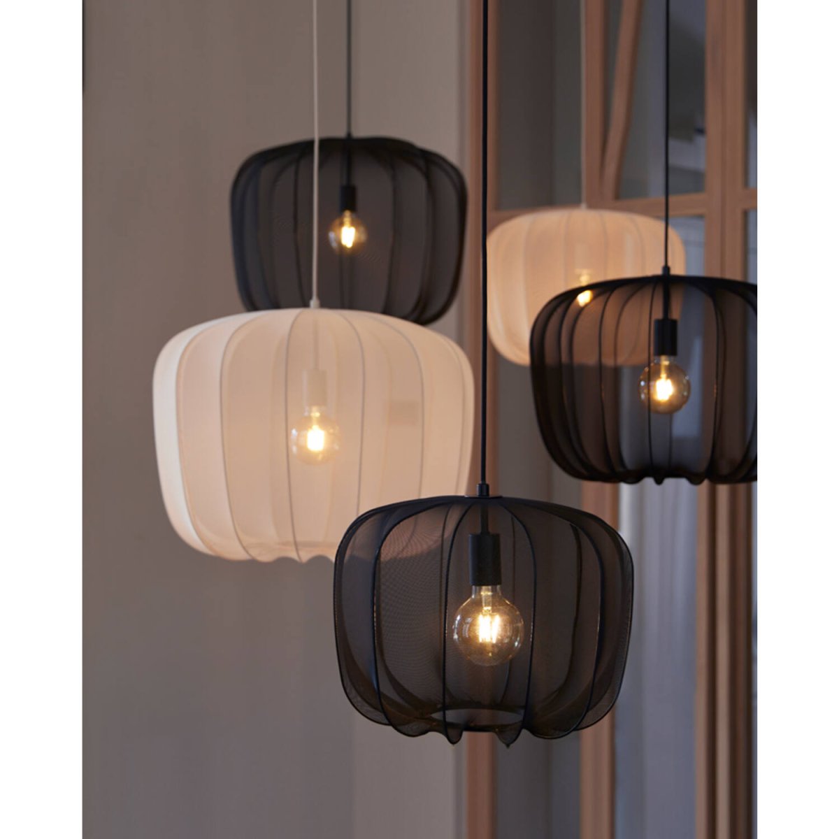 Plumeria Ø60 Musta kattovalaisin valmistajalta Light & Living - 