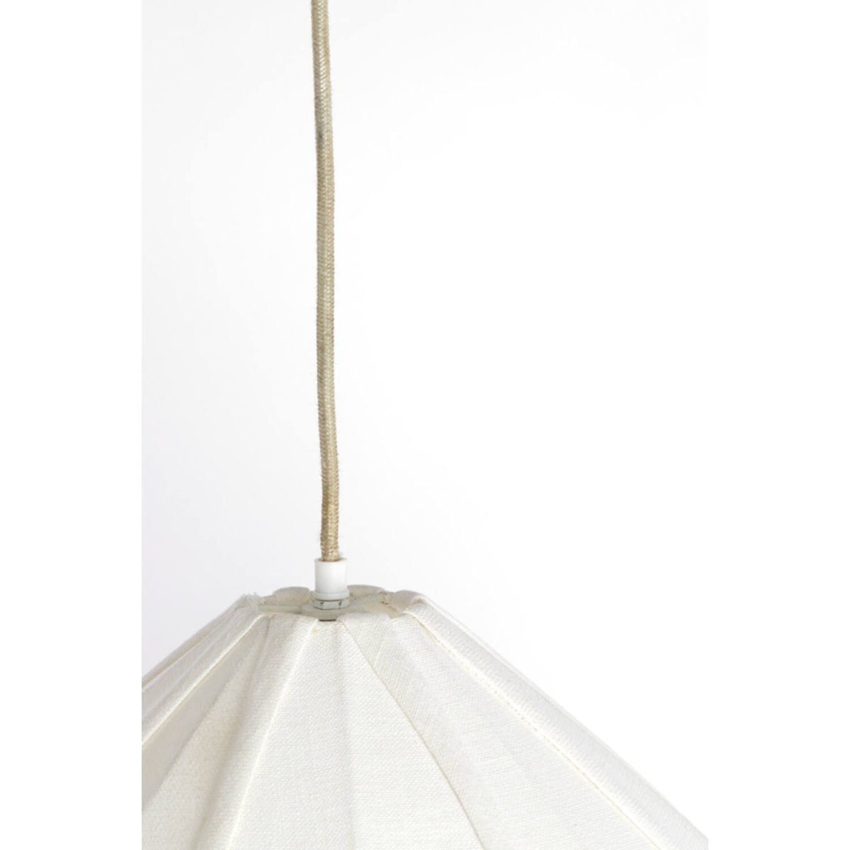 Zubeda Ø50 Kermanvalkoinen kattovalaisin valmistajalta Light & Living - Zubedalla on pehme&auml; ja elegantti muoto, ja sen kermanvalkoinen kangas verhoilee valoa l&auml;mpim&auml;sti ja miellytt&auml;v&auml;sti.