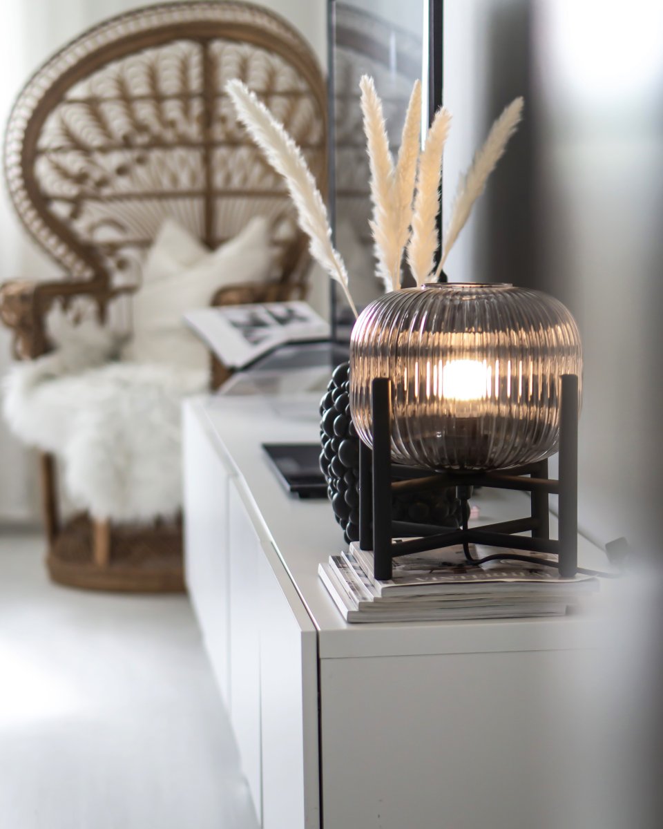 Vinda 32cm Musta pöytävalaisin valmistajalta Aneta Lighting - 