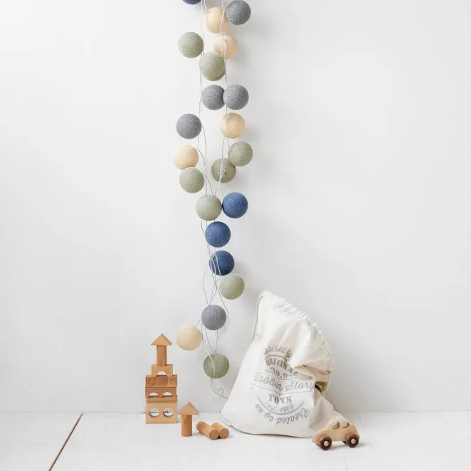 Irislights Breeze 20-lights Monivärinen valmistajalta Irislights - Tuote on k&auml;sintehty, ja v&auml;riss&auml;, muodossa ja koossa voi olla vaihteluita.