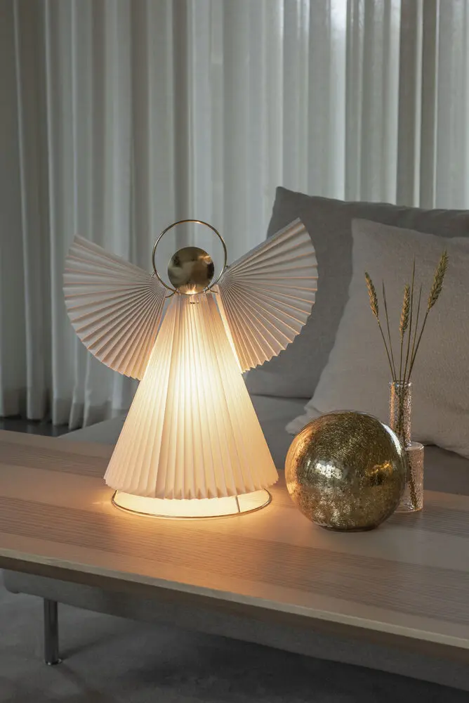 Paperienkeli Valkoinen valmistajalta Konstsmide - Luo rauhallisen ja l&auml;mpim&auml;n tunnelman kotiin adventin ja joulun aikaan.