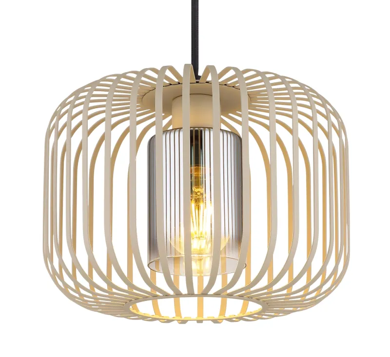 Alfred Ø28 Hiekka kattovalaisin valmistajalta Globo Lighting - Den &auml;r tillverkad av sandf&auml;rgad matt metall och har en mjukt rundad metalln&auml;tssk&auml;rm med en inre glascylinder, som skapar ett elegant och luftigt uttryck.