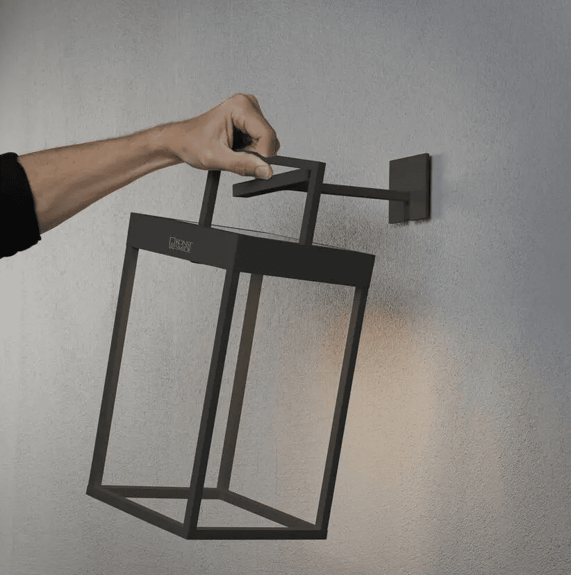 Portofino 30cm Musta aurinkokennolamppu valmistajalta Konstsmide - Portofino on moderni ladattava lyhty, jossa on minimalistinen muotoilu ulkokäyttöön.