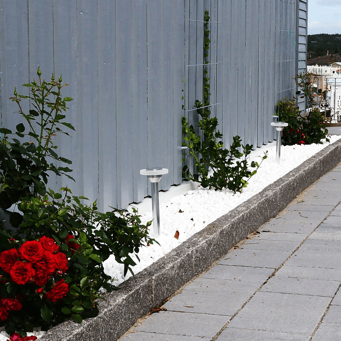 Ellips Hopea valmistajalta Lightson - En stilren l&auml;gre pollare som passar om du vill skapa ledljus l&auml;ngs en g&aring;ng eller stig.