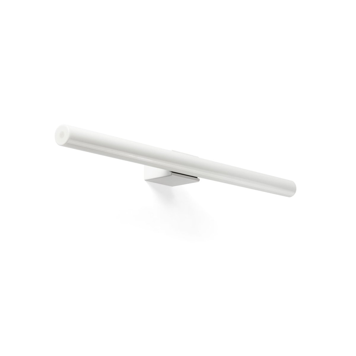 Calma 50cm Valkoinen kylpyhuoneen valaisin valmistajalta Faro Barcelona - Calma on valkoinen sein&auml;valaisin, joka sopii t&auml;ydellisesti yleisvalaistukseen esimerkiksi keitti&ouml;ihin, k&auml;yt&auml;ville tai k&auml;yt&auml;ville.