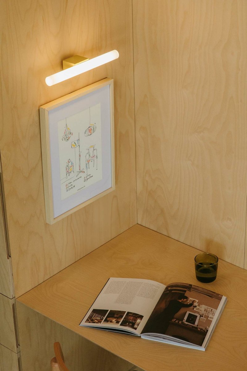 Calma 30cm Keltainen kylpyhuoneen valaisin valmistajalta Faro Barcelona - Calma on keltainen sein&auml;valaisin, joka sopii t&auml;ydellisesti yleisvalaistukseen esimerkiksi keitti&ouml;ihin, k&auml;yt&auml;ville tai k&auml;yt&auml;ville.