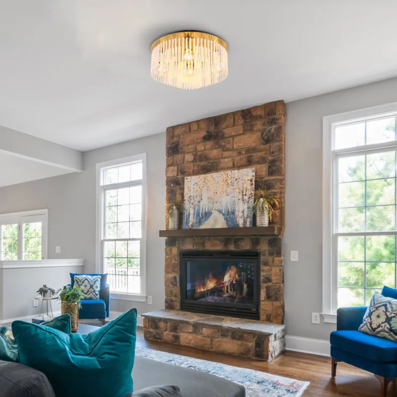 Gorley Ø50 Kulta plafondi valmistajalta Globo Lighting - Dess design imponerar med en stilfull kombination av guldf&auml;rgad metall och dekorativa stavar i opalglas.