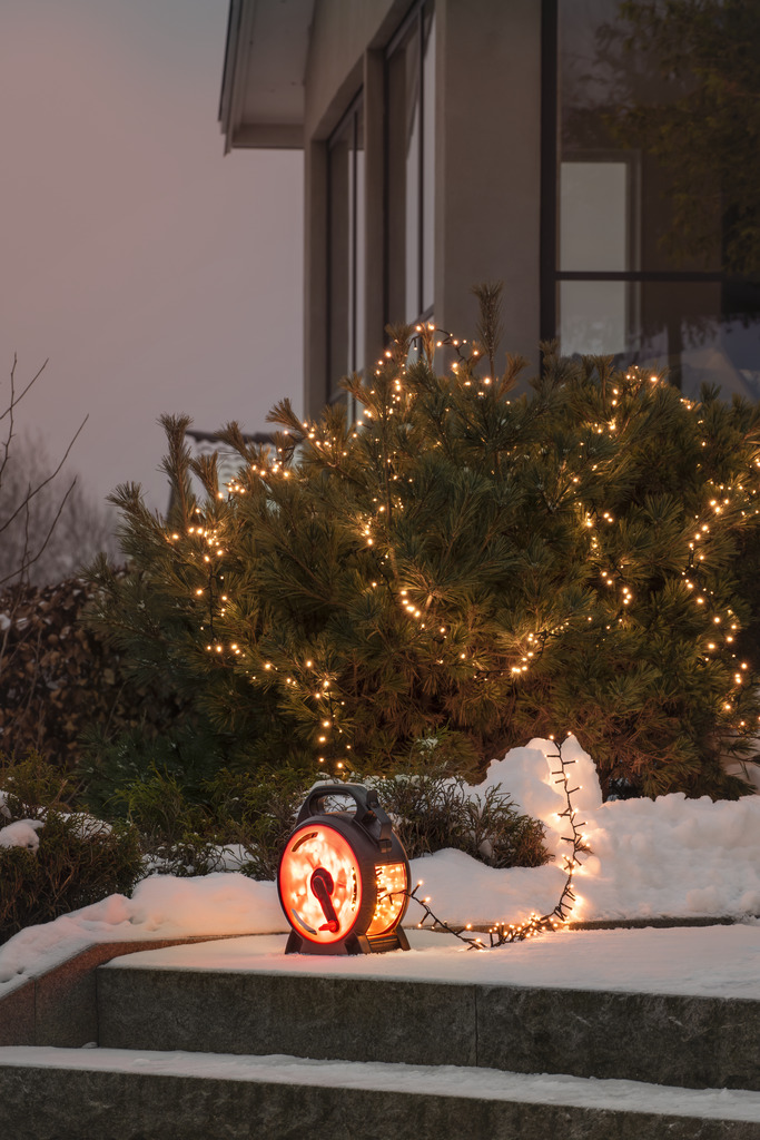 Kaapelikelarulla amber 13m Musta valmistajalta Konstsmide - &Auml;lyk&auml;s kaapelirumpu tekee siit&auml; helpon rullata ulos ja kevyess&auml; silmukassa ilman kaapelin sotkua, mik&auml; s&auml;&auml;st&auml;&auml; aikaa ja turhautumista.