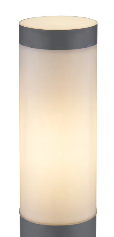 Boston 45cm Antrasiitti pylväsvalaisimet valmistajalta Globo Lighting - Tillverkad i rostfritt st&aring;l med en opalvit plastsk&auml;rm ger den ett mjukt och behagligt ljus.
