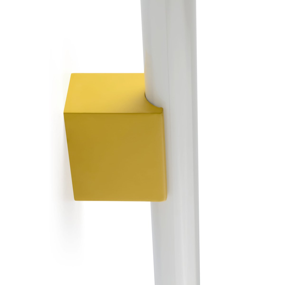 Calma 50cm Keltainen kylpyhuoneen valaisin valmistajalta Faro Barcelona - Calma on keltainen sein&auml;valaisin, joka sopii t&auml;ydellisesti yleisvalaistukseen esimerkiksi keitti&ouml;ihin, k&auml;yt&auml;ville tai k&auml;yt&auml;ville.