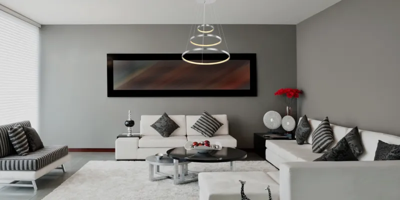 Ralph Ø50 Nikkeli kattovalaisin valmistajalta Globo Lighting - Designad med tre ringar och en h&ouml;jd p&aring; 120 cm, ger den ett unikt och stilrent uttryck.