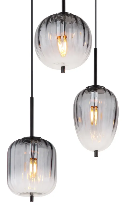 Attila Ø46 Savun värinen kattovalaisin valmistajalta Globo Lighting - Tillverkad av mattsvart metall och r&ouml;kf&auml;rgat glas som &auml;r mjukt tonade, detta ger lampan ett unikt ljusspel som skapar en behaglig och sofistikerad st&auml;mning i rummet.