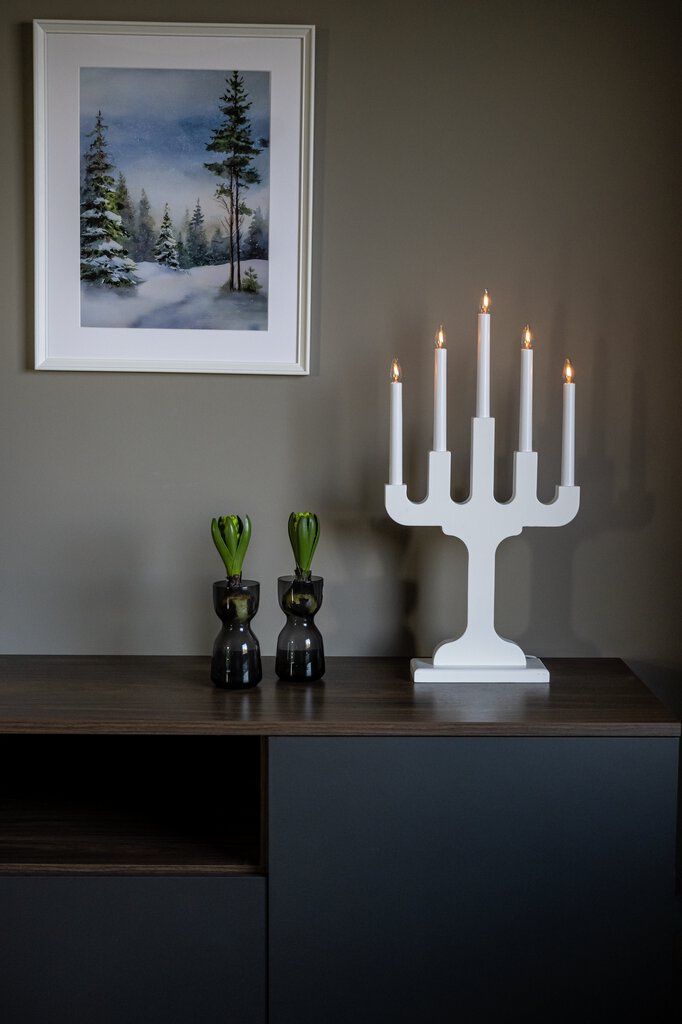 Candelabra 5 Lights Valkoinen valmistajalta Konstsmide - &ndash; Klassinen ja tyylik&auml;s sisustus ikkunoihin tai p&ouml;ytiin.