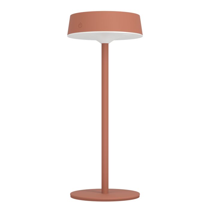 Simeri 30cm PUNAINEN aurinkokennolamppu valmistajalta Eglo - Lamppu on helppo ladata aurinkopaneelin tai mukana tulevan USB-kaapelin kautta, ja siinä on kosketushimmennin, jossa on kolme kirkkaustasoa valaistuksen säätämiseksi tarpeen mukaan.