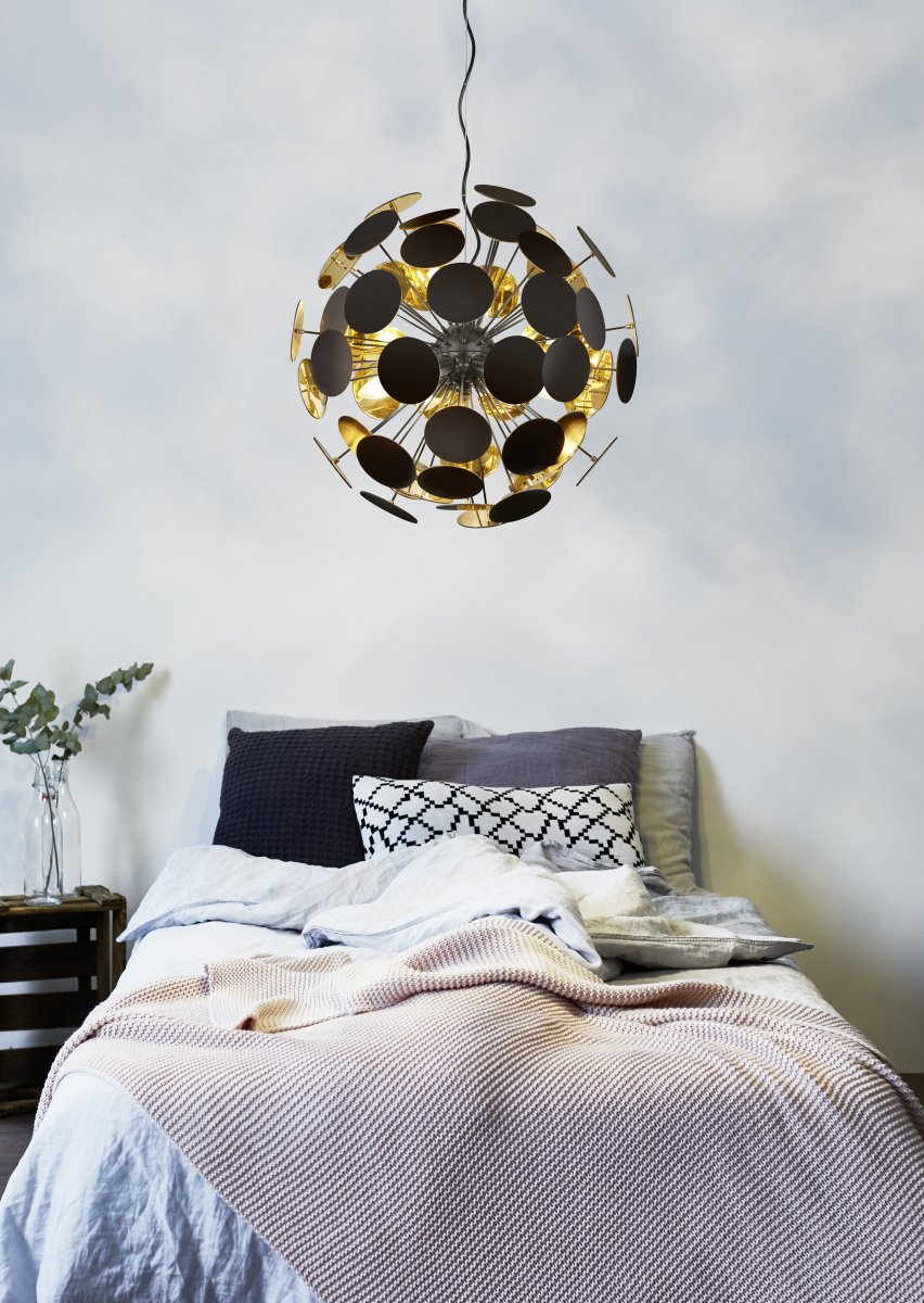 Discalgo Ø54 Musta kattovalaisin valmistajalta Trio Lighting - Riippuvalaisimen katseenvangitsija muotoilu on taatusti todellinen katseenvangitsija!