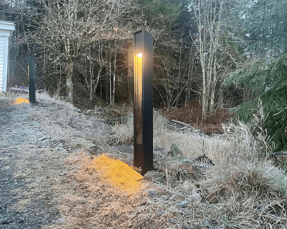 Trius 100cm Antrasiitti pylväsvalaisimet valmistajalta Westal - Himmennettävä etu- ja takareunan himmentimillä.