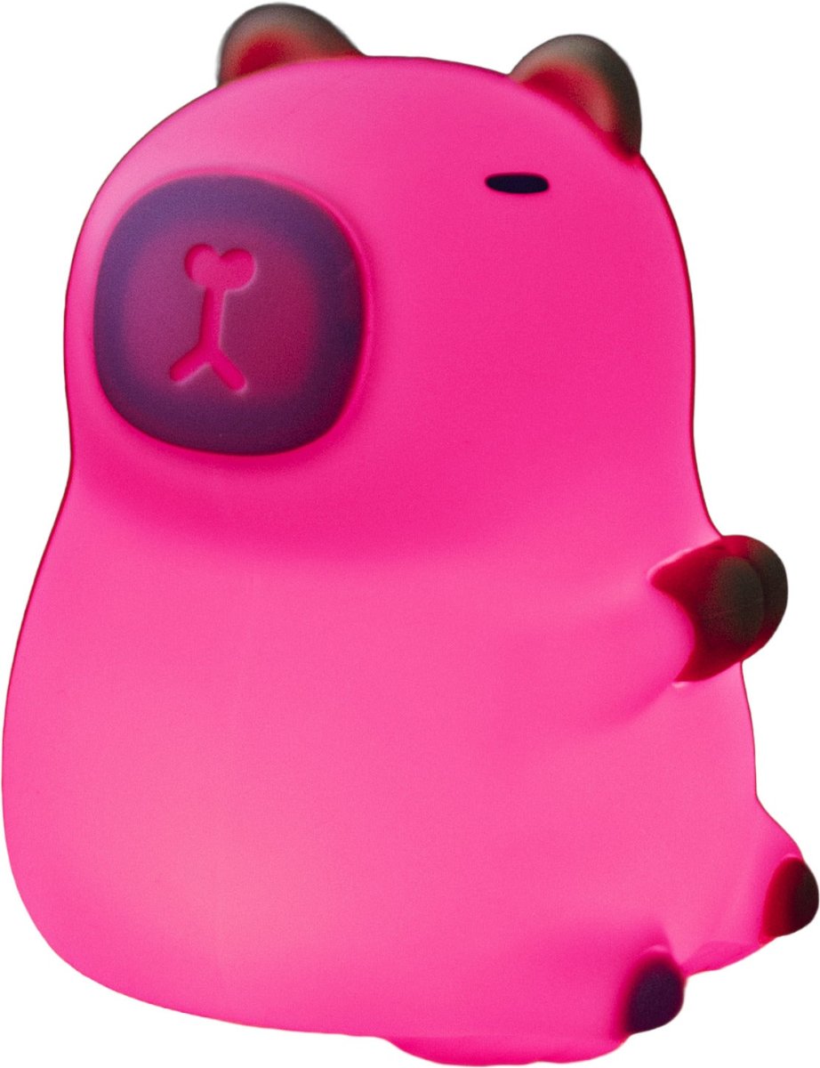 Capybara Valkoinen lasten valaisin valmistajalta Star Trading - Capybara on ihastuttava y&ouml;valo, joka levitt&auml;&auml; pehme&auml;&auml; ja miellytt&auml;v&auml;&auml; valoa.