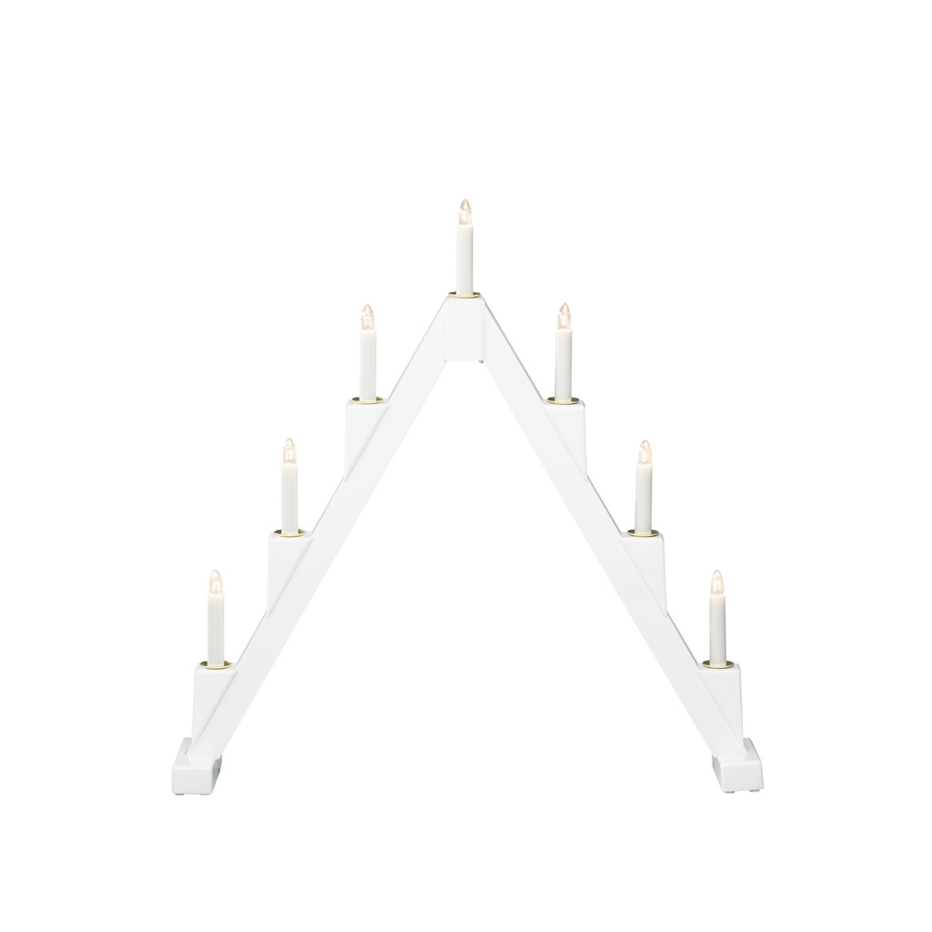 Candelabra 7 Lights Valkoinen valmistajalta Konstsmide - Taitettava s&auml;hk&ouml;inen kynttil&auml;njalka, jossa on 7 kynttil&auml;&auml;, valmistettu valkoiseksi maalatusta puusta ja koristeltu messinkirenkailla jokaisen kynttil&auml;n ymp&auml;rill&auml; elegantin kosketuksen luomiseksi.