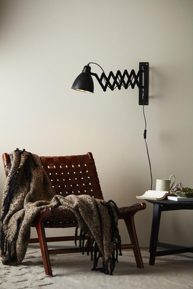 Maxime Musta seinävalaisin valmistajalta PR Home - Seinävalaisin Maxime, toimiva seinävalaisin, jossa on käännettävä haitarivarsi, pituus 35-70 cm.