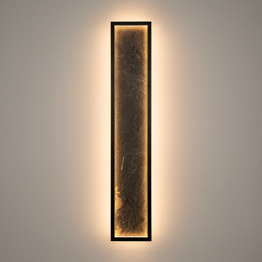 Orign 60cm Musta seinävalaisin valmistajalta Maytoni - Orign on metallisein&auml;valaisin, jonka keskell&auml; on tyylik&auml;s kivij&auml;ljitelm&auml;, joka antaa luonnollisen ja eksklusiivisen vaikutelman.