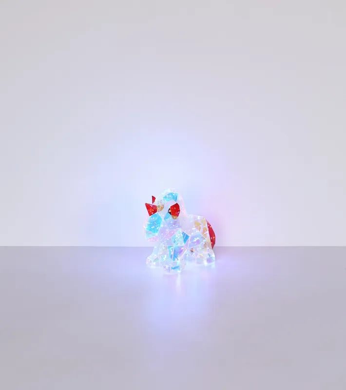 Brondar Läpinäkyvä lasten valaisin valmistajalta Globo Lighting - Brondar-pöytävalaisin tekee vaikutuksen ainutlaatuisella yksisarvisdesignillaan kristallinkirkkaisella ulkonäöllä ja on taianomainen yksityiskohta missä tahansa huoneessa.