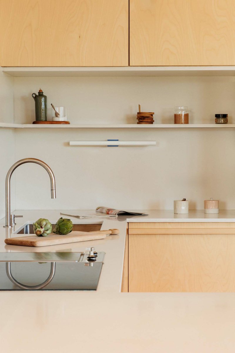 Calma 50cm Sininen kylpyhuoneen valaisin valmistajalta Faro Barcelona - Calma on sininen sein&auml;valaisin, joka sopii t&auml;ydellisesti yleisvalaistukseen esimerkiksi keitti&ouml;ihin, k&auml;yt&auml;ville tai k&auml;yt&auml;ville.