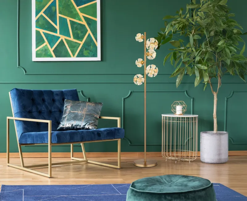 Virina Kulta lattiavalaisin valmistajalta Globo Lighting - Med en perfekt balans mellan modern design och funktionalitet blir Virina ett lyxigt blickf&aring;ng som f&ouml;rh&ouml;jer rummets karakt&auml;r och skapar unika ljusmoment.