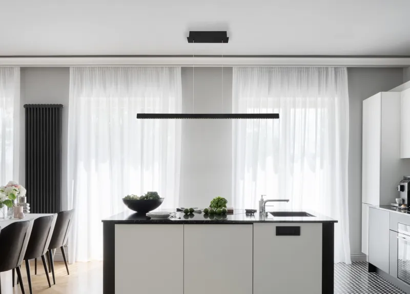 Dentsy 120cm Musta kattovalaisin valmistajalta Globo Lighting - Med den smidiga touchknappen f&ouml;r av/p&aring; och den stegl&ouml;sa touchdimmern kan du enkelt justera ljusstyrkan efter &ouml;nskem&aring;l.