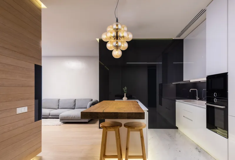 Conor Ø40 Keltainen kattovalaisin valmistajalta Globo Lighting - Den har 13st dekorativa ambertonade glaskupor som alla omfamnar en ljusk&auml;lla vilket skapar en fin och harmonisk ljusspridning i rummet.