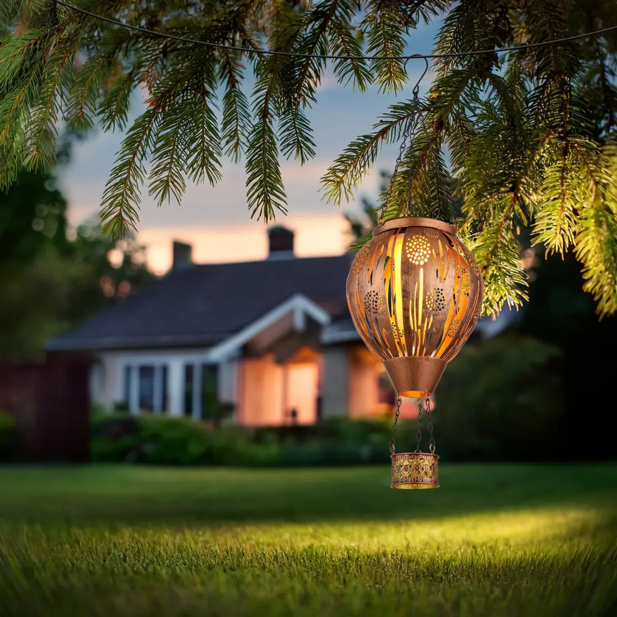 Balloon Kupari aurinkokennolamppu valmistajalta Globo Lighting - En unik och st&auml;mningsfull detalj som ger utomhusmilj&ouml;n en lekfull och elegant touch!
