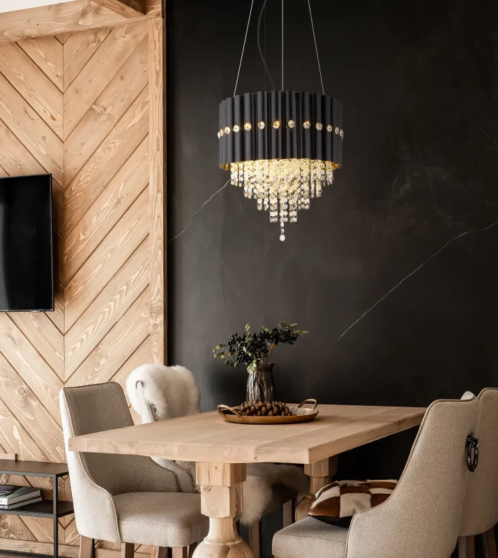 Eleos Ø40 Musta kattovalaisin valmistajalta Globo Lighting - Med en stomme i matt svartlackerad metall och en lampsk&auml;rm i samma nyans sm&auml;lter den harmoniskt in i b&aring;de moderna och klassiska interi&ouml;rer.