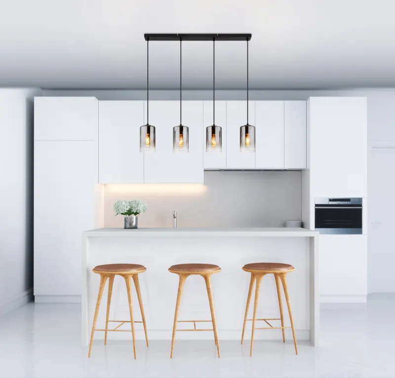 Roy 86cm Savun värinen kattovalaisin valmistajalta Globo Lighting - Roy takpendel kombinerar modern design med funktionalitet och blir en elegant detalj i ditt hem.