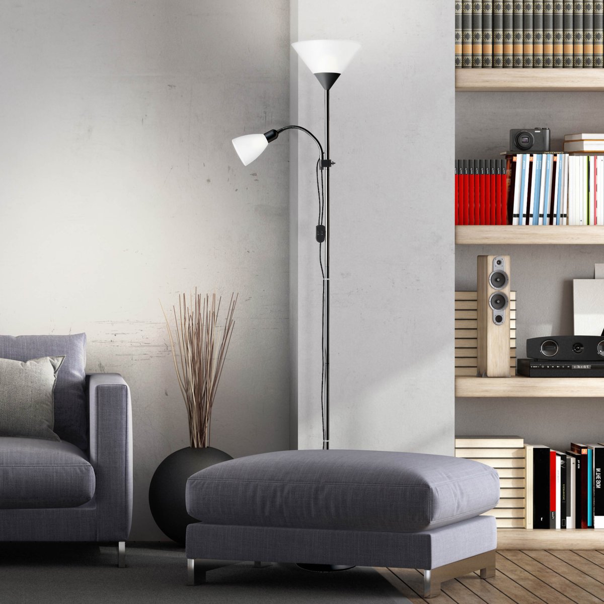 Spari Musta lattiavalaisin valmistajalta Brilliant - Huomaa, että ylävalossa on E27-kanta ja varressa E14-kanta.